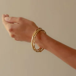 Craggy Bangle 18ct Gold