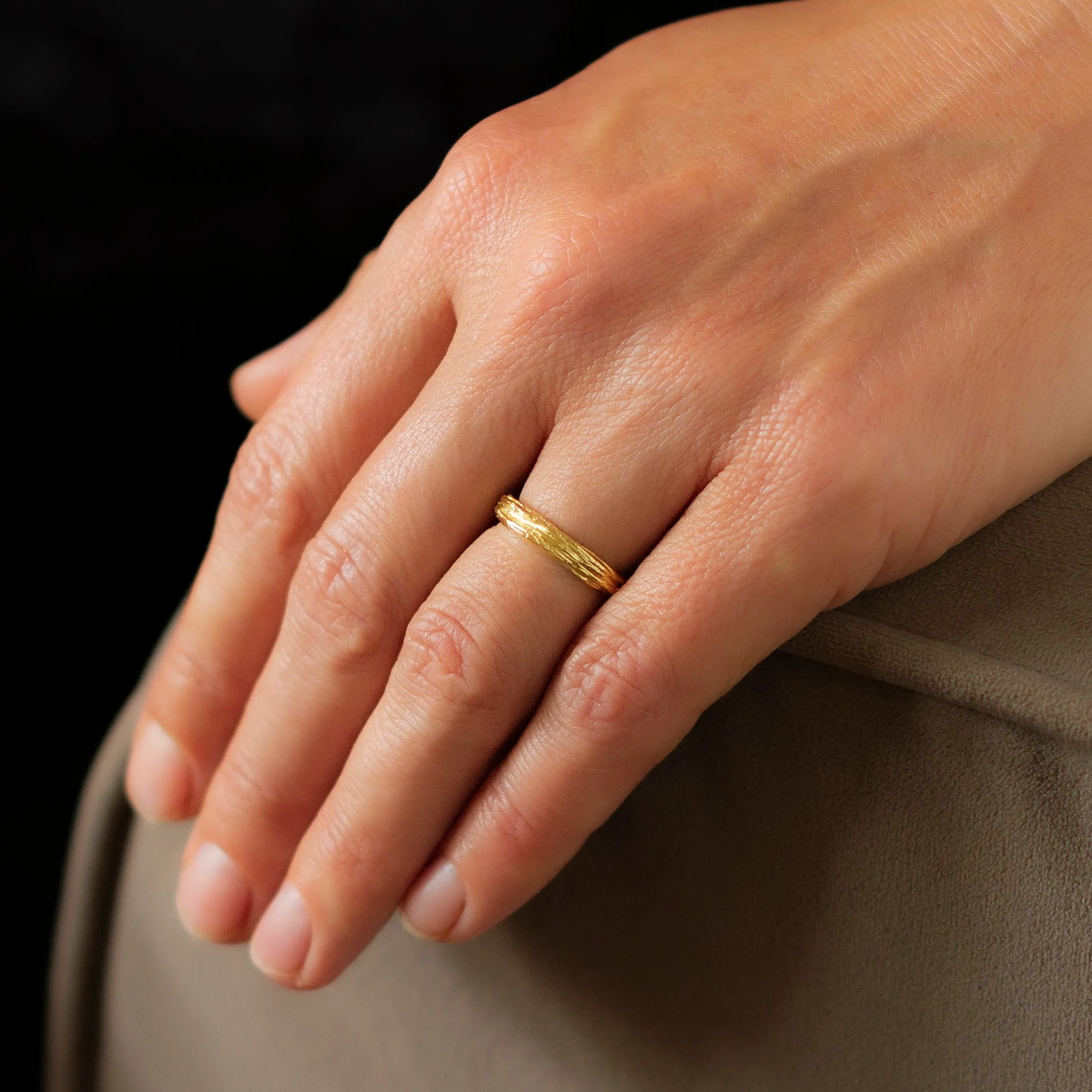 Ripple Medium Ring 18ct Gold